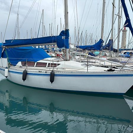 Nuitee A Bord De Danilou Un Voilier De 9.50M 호텔 세테 외부 사진
